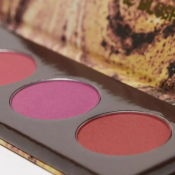 BH Cosmetics Flatter Me Blush Quad - Picture 5 of 7